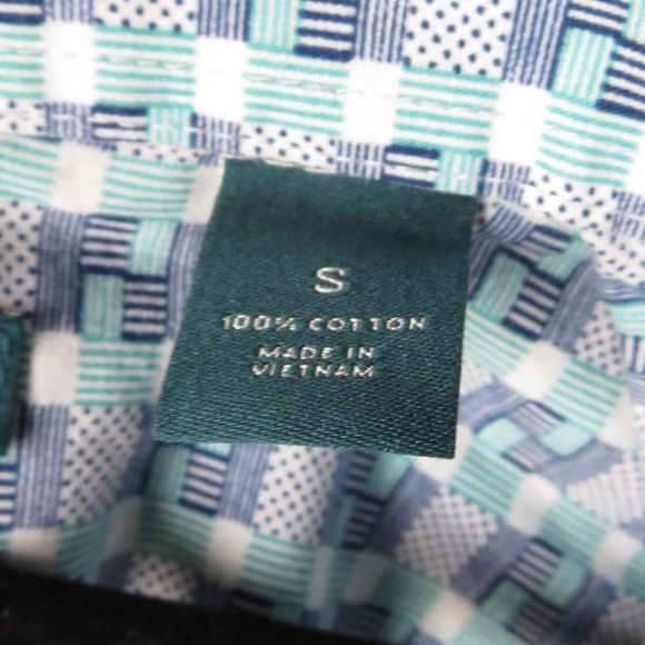 Short Sleeve Casual Button Down - Picture 4 of 7